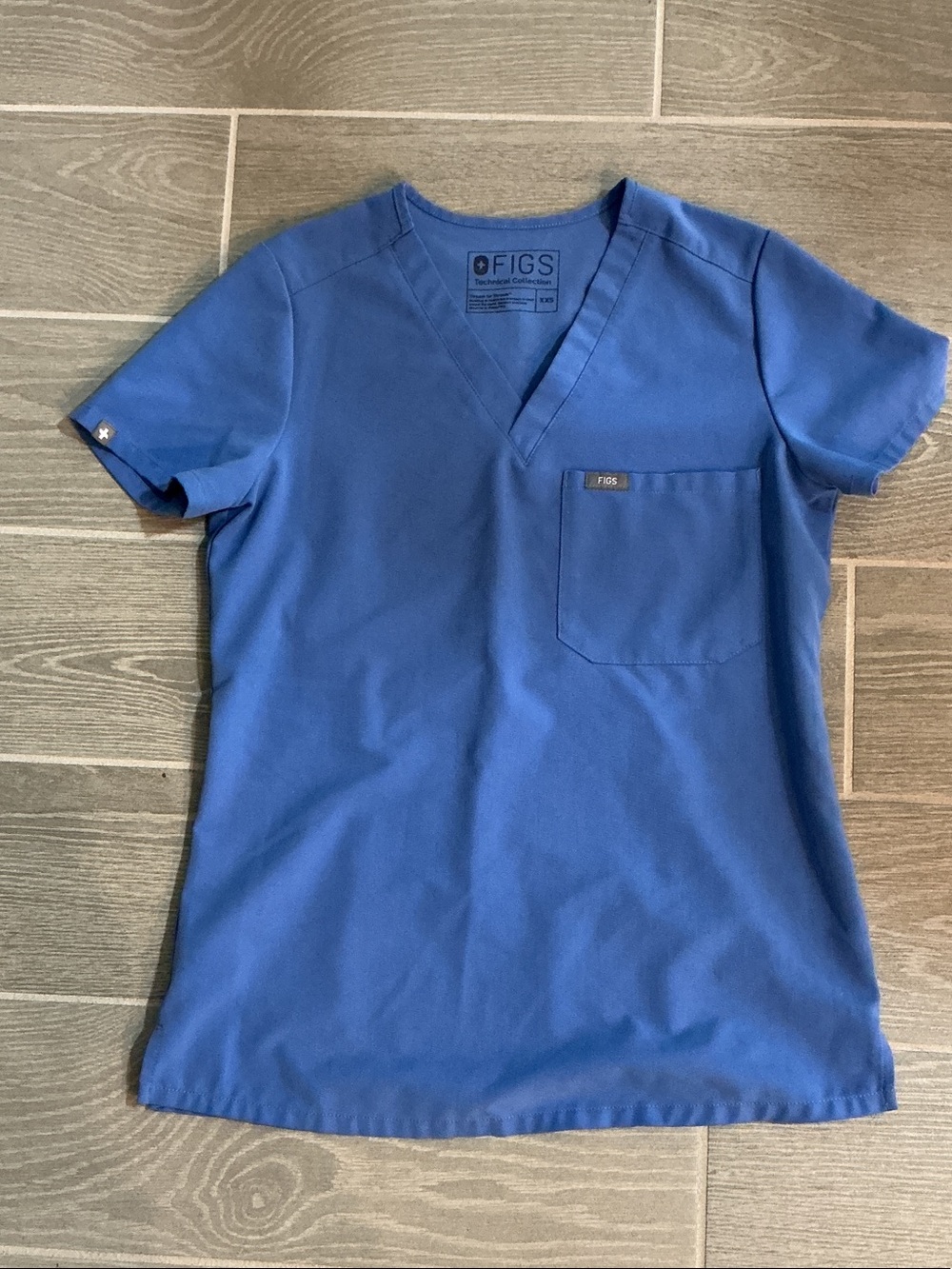 Figs Catarina One Pocket Women’s V-Neck Scrub Top in Blue Sz XXS